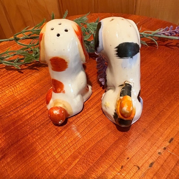 Vintage Dog Salt and Pepper Shakers made in Occupied Japan - Picture 3 of 10